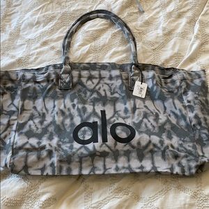 Alo weekend tote